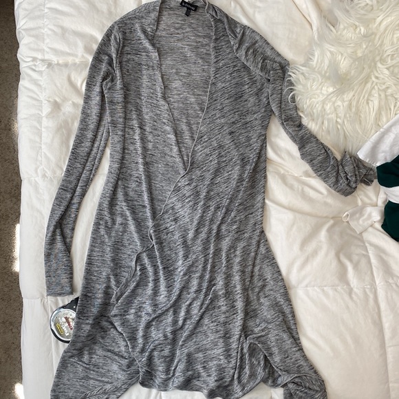 Le chateau silky grey and black cardigan - Picture 2 of 4